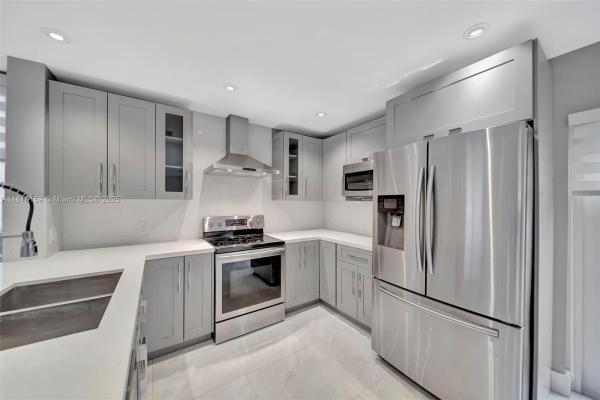 Quatraine At Jacaranda, 9883 NW 2nd St, Plantation, Florida 33324, image 2