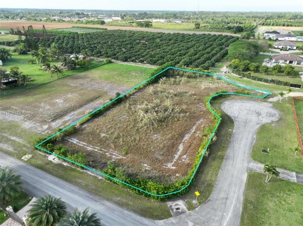 17281 SW 278 St, Unincorporated Dade County, Florida 33031, image 1