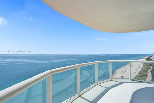 Akoya, 6365 Collins Ave #2403, Miami Beach, Florida 33141, image 2