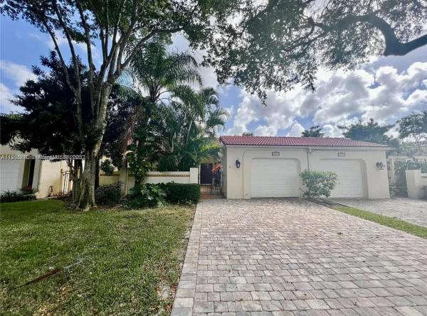 Villas On The Green, 642 E Deer Creek Emerald Way E #642, Deerfield Beach, Florida 33442, image 1