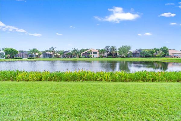 Valencia Pointe, 7215 Great Falls Cir, Boynton Beach, Florida 33437, image 3