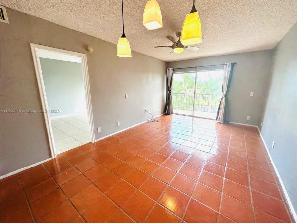 7900 Camino Cir #405, Miami, Florida 33143, image 1
