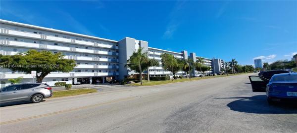 Fairways Royale, 1425 Atlantic Shores Blvd #307, Hallandale Beach, Florida 33009, image 2