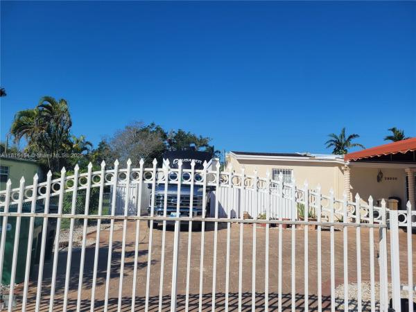 Dixie Cup Manor, 28900 SW 154th Ave, Leisure City, Florida 33033, image 3