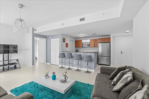 Met 1, 300 S Biscayne Blvd #T3302, Miami, Florida 33131, image 1