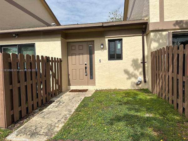 Country Squire Townhomes, 2950 NW 106th Ave #7, Sunrise, Florida 33322, image 1