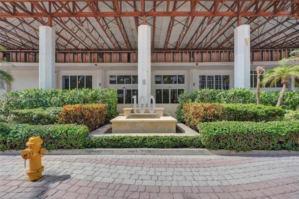 The Decoplage, 100 Lincoln Rd #927, Miami Beach, Florida 33139, image 3