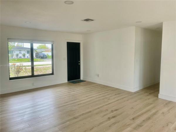 Carol City, 2910 NW 185th St, Miami Gardens, Florida 33056, image 3