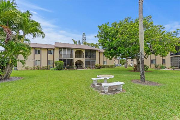 Pine Ridge 3, 311 Pine Ridge Cir #C-2, Greenacres, Florida 33463, image 1