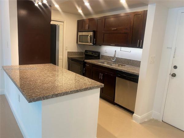 Racquet Club Village, 100 Lakeview Dr #316, Weston, Florida 33326, image 1