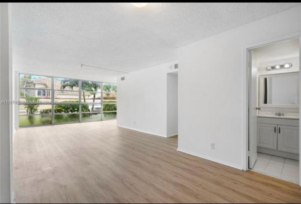 De Soto Park North, 2001 Atlantic Shores Blvd #109, Hallandale Beach, Florida 33009, image 1