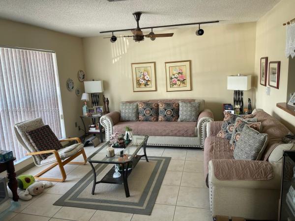 Applegreen, 6172 SW 4th Pl, Margate, Florida 33068, image 1
