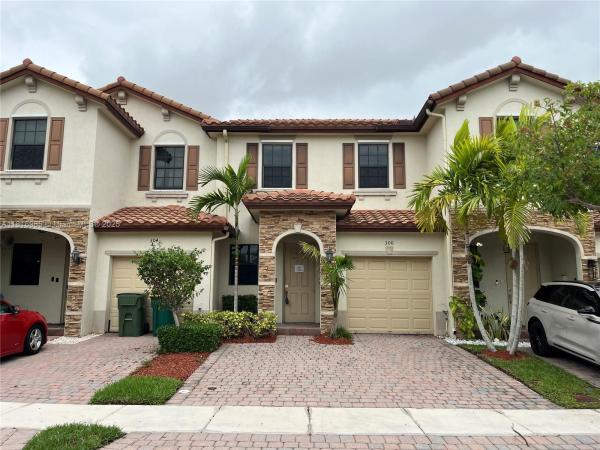 Chateau At The Vineyards, 300 SE 37th Ter, Homestead, Florida 33033, image 2