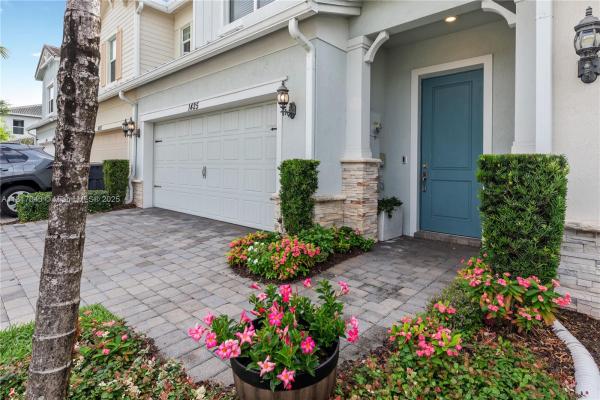 Parkview At Hillcrest, 1425 Silk Oak Dr, Hollywood, Florida 33021, image 2