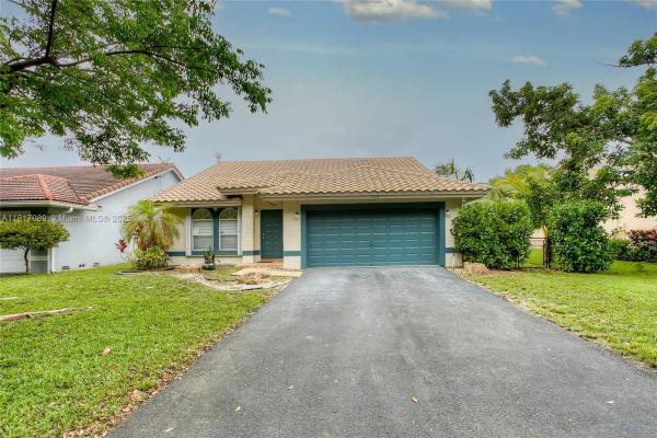 Coral Springs Country Club, 10631 NW 32nd Ct, Coral Springs, Florida 33065, image 1