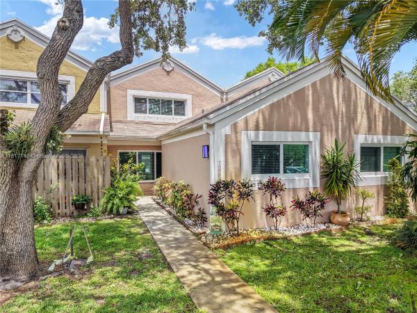 Flamingo Villas At Pembroke Lakes, 1325 NW 123rd Ter, Pembroke Pines, Florida 33026, image 1