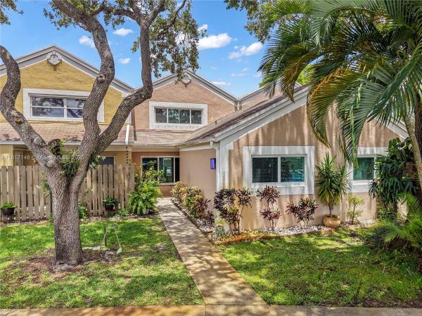 Flamingo Villas At Pembroke Lakes, 1325 NW 123rd Ter, Pembroke Pines, Florida 33026, image 2