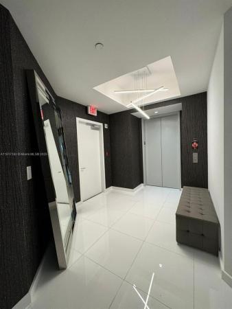 Paramount Miami Worldcenter, 851 NE 1st Ave #1404, Miami, Florida 33132, image 1