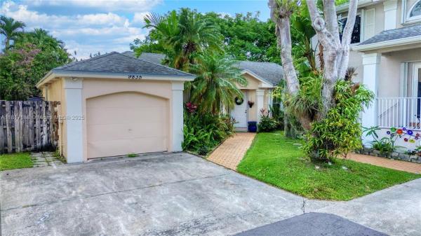 Amaretto, 9835 SW 117th Ct, Kendall, Florida 33186, image 3