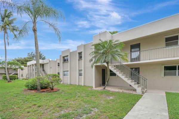 Alpine Woods, 8523 Old Country Mnr #514, Davie, Florida 33328, image 2