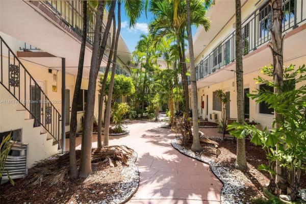 Creek Club, 8040 Tatum Waterway Dr #6, Miami Beach, Florida 33141, image 1