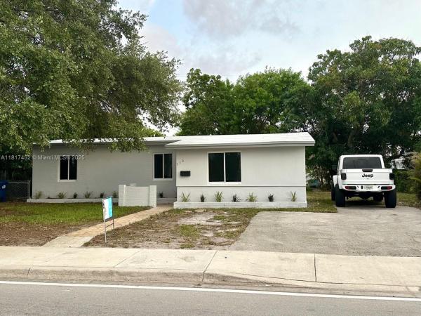 Sierra Mirada, 550 NW 199th St, Miami Gardens, Florida 33169, image 2