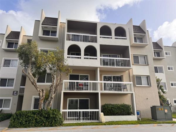 Village Of Kings Creek, 7840 Camino Real #P-312, Glenvar Heights, Florida 33143, image 2