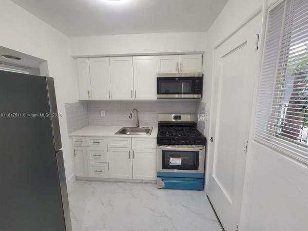 Harding Townsite, 7435 Byron Ave #04, Miami Beach, Florida 33141, image 1