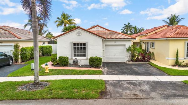 Misty Harbor At Silver Lakes, 886 SW 180th Ter, Pembroke Pines, Florida 33029, image 2