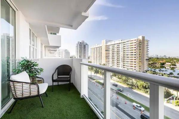 The Pavilion, 5601 Collins Ave #923, Miami Beach, Florida 33140, image 1