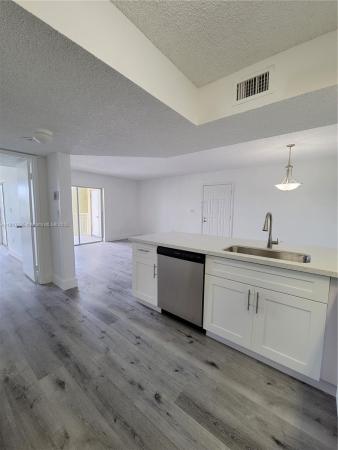 Le Club At Old Cutler, 8600 SW 212 St #305, Cutler Bay, Florida 33189, image 1