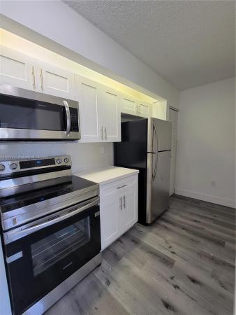 Le Club At Old Cutler, 8600 SW 212th St #305, Cutler Bay, Florida 33189, image 2