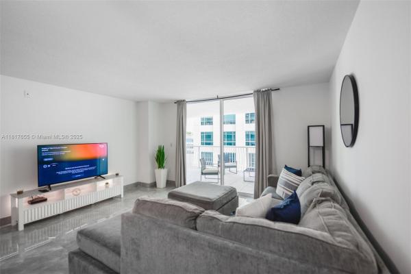 The Club At Brickell Bay, 1200 Brickell Bay Dr #2112, Miami, Florida 33131, image 3
