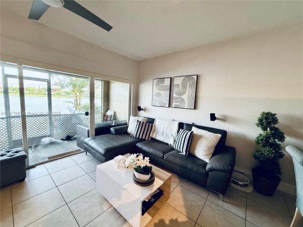 Pelican Pointe, 12166 SW 5th Ct, Pembroke Pines, Florida 33025, image 3