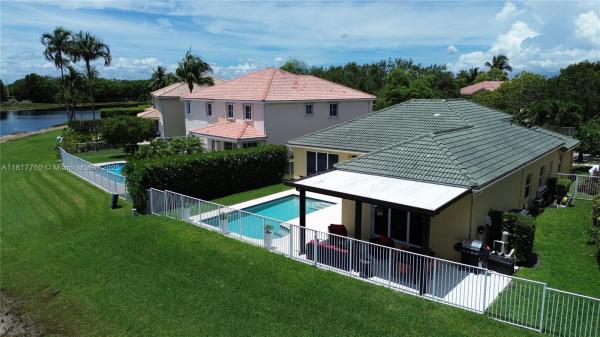 Laurel Ridge, 4221 Laurel Ridge Cir, Weston, Florida 33331, image 2