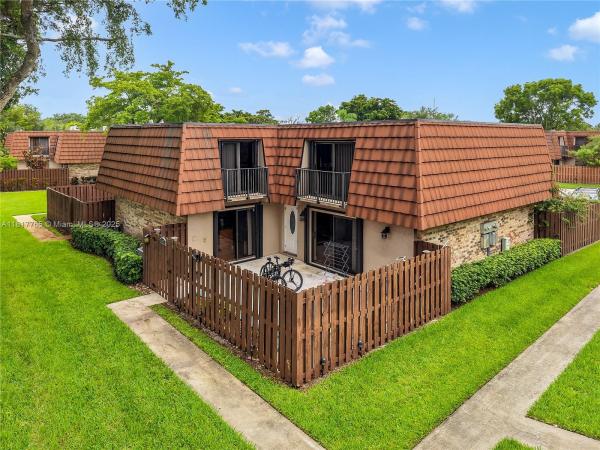 Camelot Lakes, 4167 Forest Hill Dr, Cooper City, Florida 33026, image 1