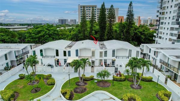 Commodore Plaza Townhouse, 2730 NE 183rd St #TH03, Aventura, Florida 33160, image 1