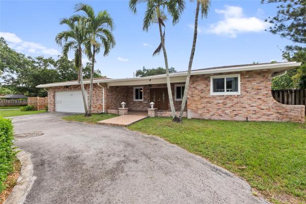 Plantation Gardens, 736 Ixora Ln, Plantation, Florida 33317, image 2