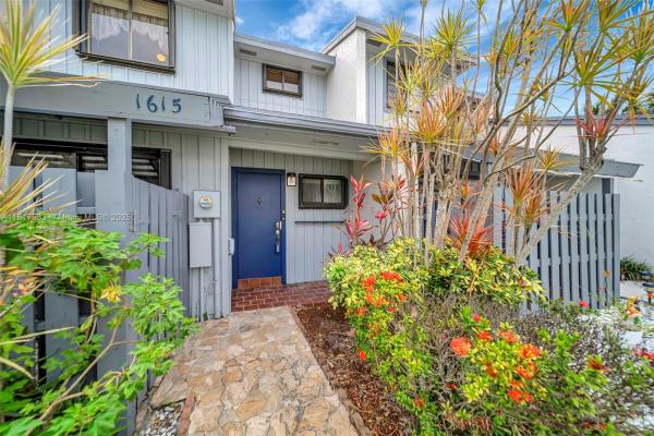 The Townhomes Of Sherbrooke, 1615 N 14th Ter, Hollywood, Florida 33020, image 3