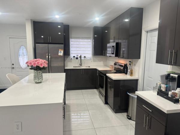 17825 NW 8th Pl, Miami, Florida 33169, image 1