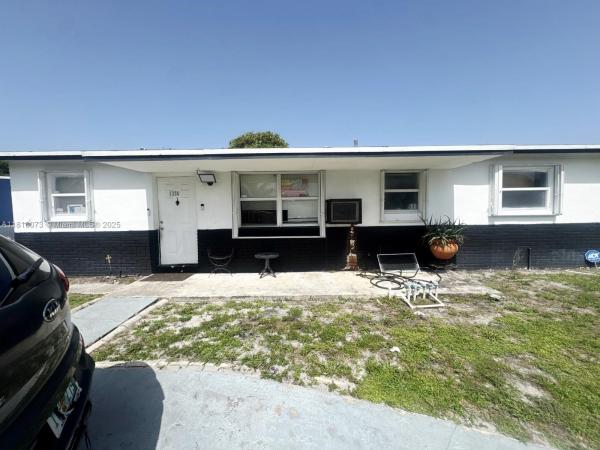 Commonwealth Manor, 1330 SW 6th Ter, Deerfield Beach, Florida 33441, image 1
