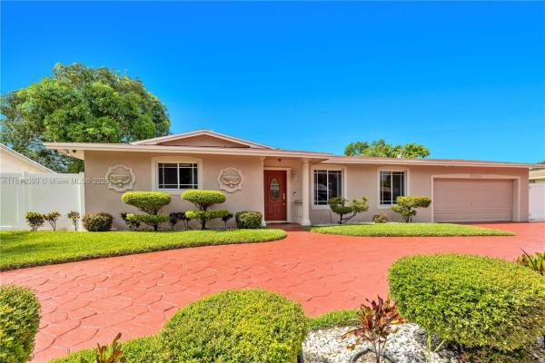 East Plantation Estates, 4500 NW 7th St, Plantation, Florida 33317, image 1