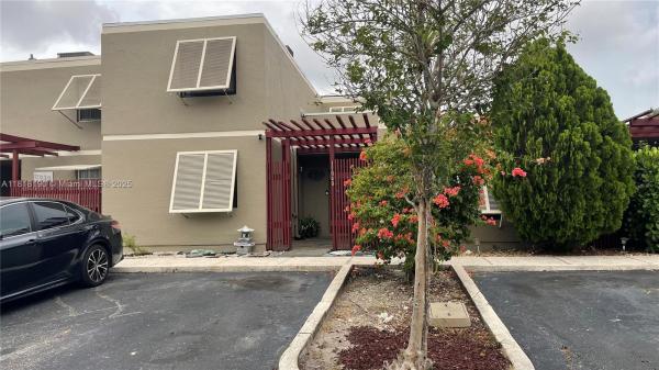 Villas West, 11040 S Lakeview Dr, Pembroke Pines, Florida 33026, image 1