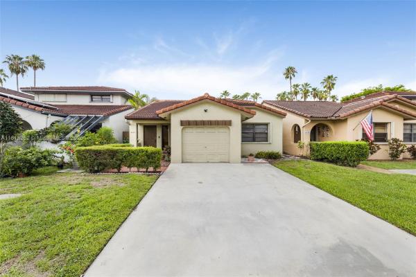 6654 NW 173rd Ln, Hialeah, Florida 33015, image 1