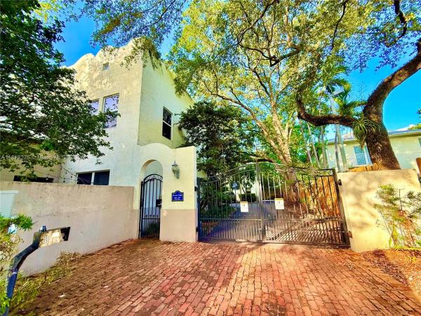 Provence Village In The Grove, 3071 Center St #19, Miami, Florida 33133, image 1