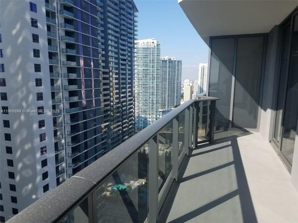 Brickell Heights East, 45 SW 9th St #2907, Miami, Florida 33130, image 1