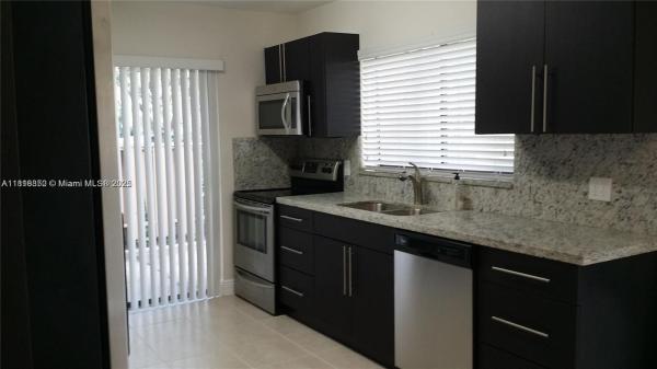 Wimbledon At Jacaranda, 192 Wimbledon Lake Dr #192, Plantation, Florida 33324, image 1