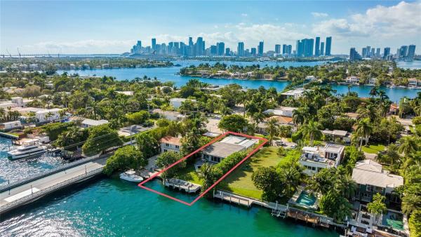 Di Lido Island, 441 E Dilido Dr, Miami Beach, Florida 33139, image 1