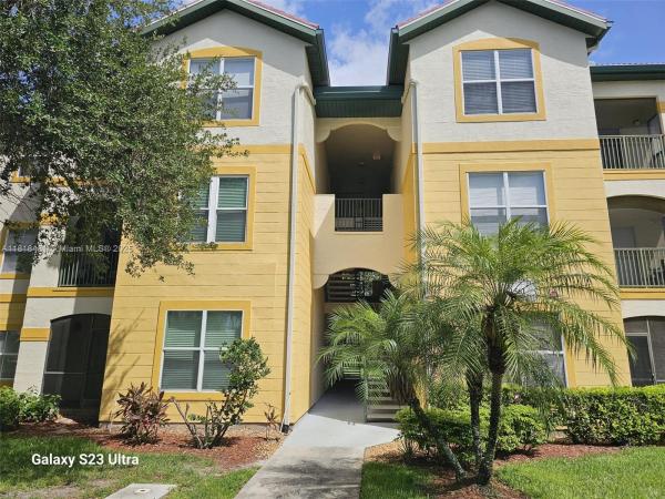 Royal Greens, 11561 Villa Grand #722, Fort Myers, Florida 33913, image 2