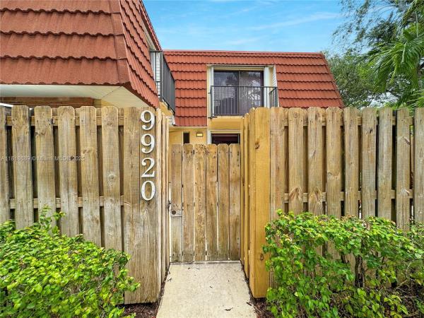 Waterford Courtyards At Jacaranda, 9920 NW 6th Pl #9920, Plantation, Florida 33324, image 1